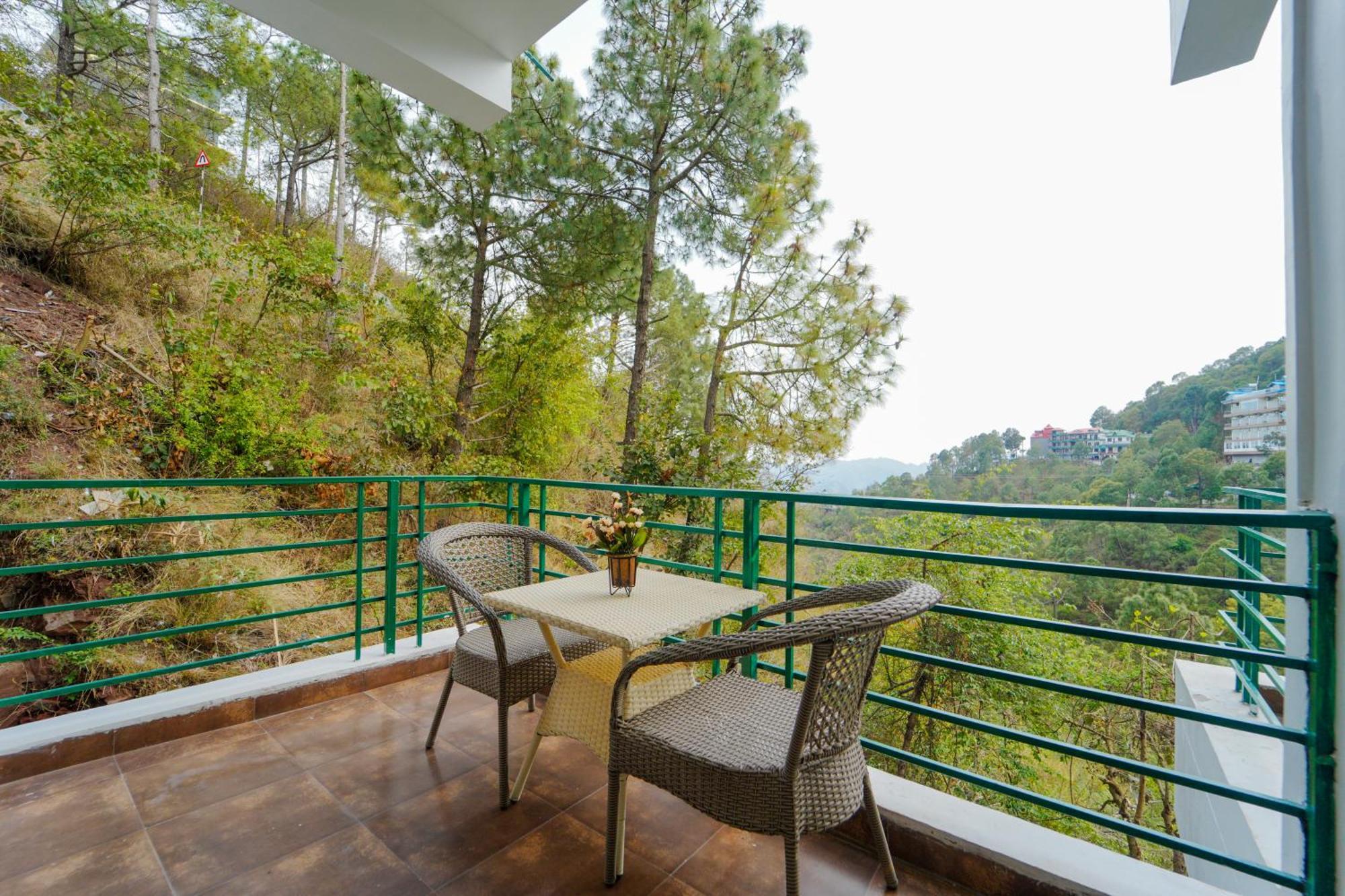 Отель The Kasauli Walk Экстерьер фото